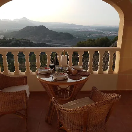 Villa Self Contained Hillside With Stunning Vistas *